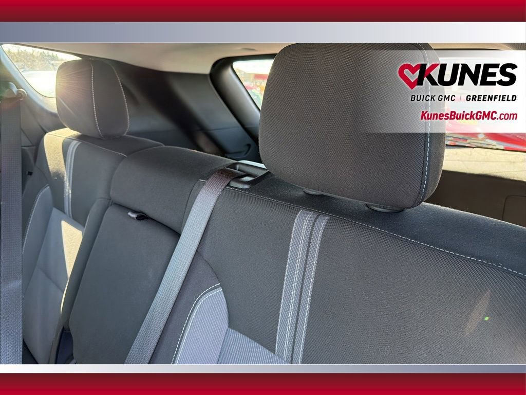 Used 2025 Chevrolet Blazer LT FWD image 38