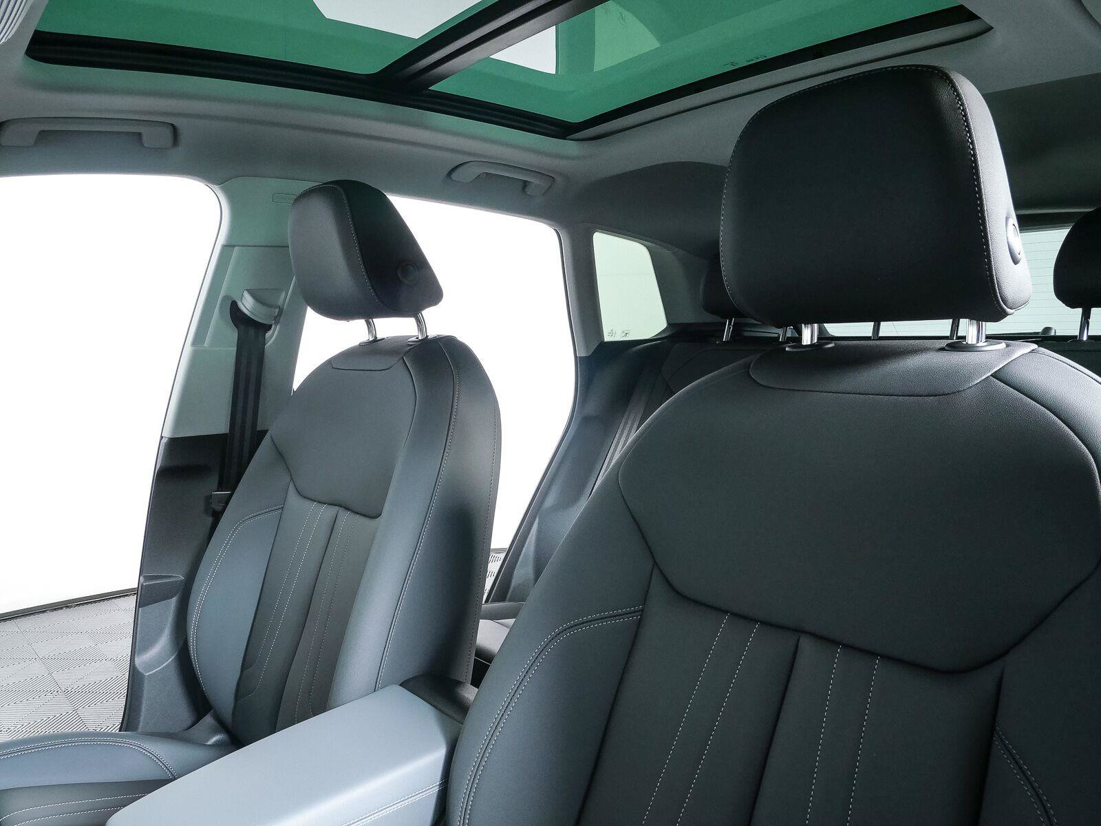 New 2026 Audi Q3 quattro 2.0T AWD/4WD image 5