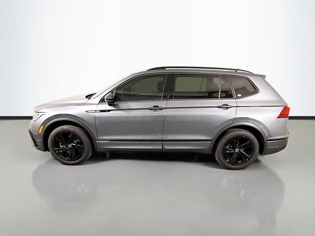 Used 2024 Volkswagen Tiguan SE R-Line AWD/4WD image 4