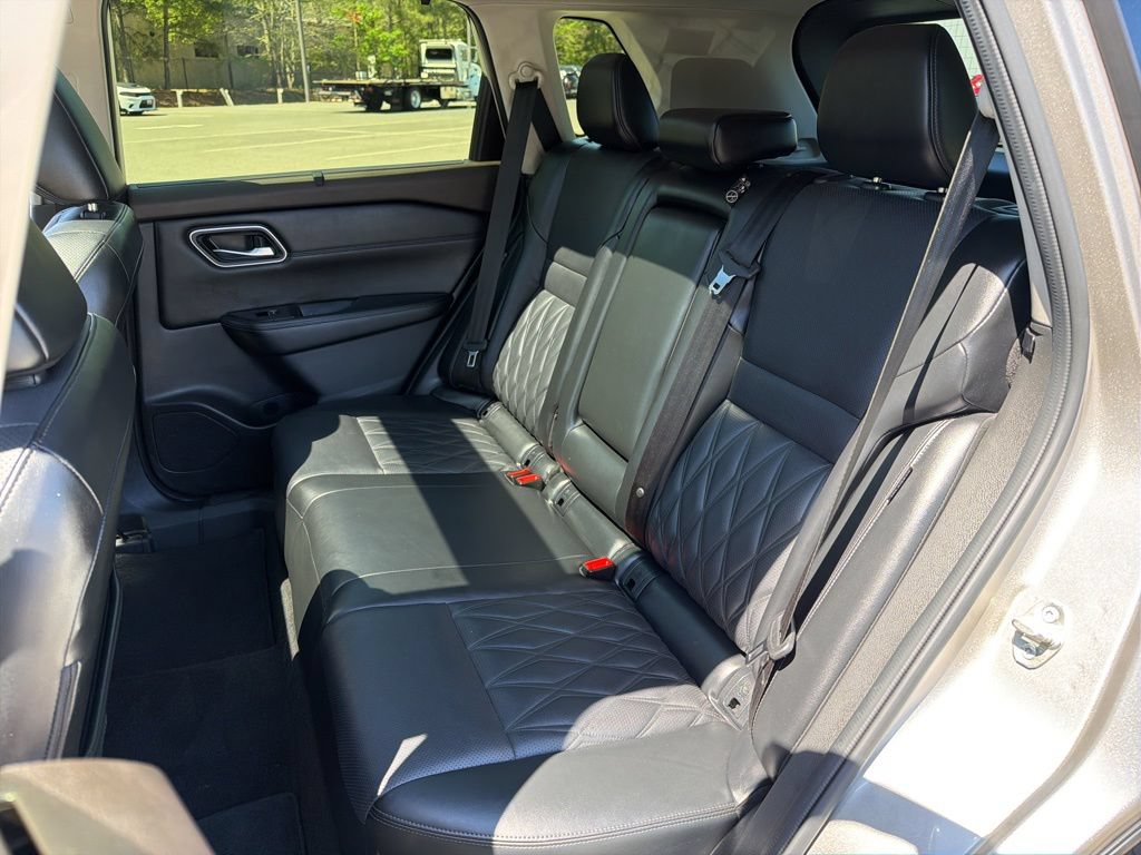 Certified 2023 Nissan Rogue Platinum w/ Platinum Premium Package AWD/4WD image 21