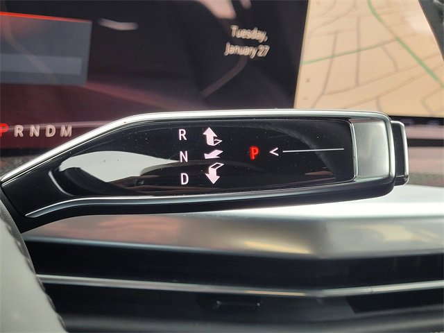 Used 2025 Cadillac Escalade ESV V image 17