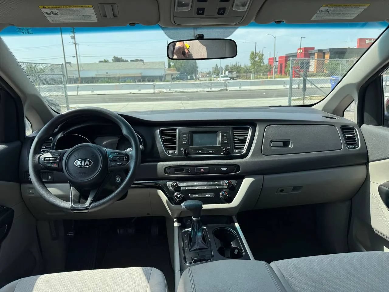 Used 2018 Kia Sedona LX FWD image 21