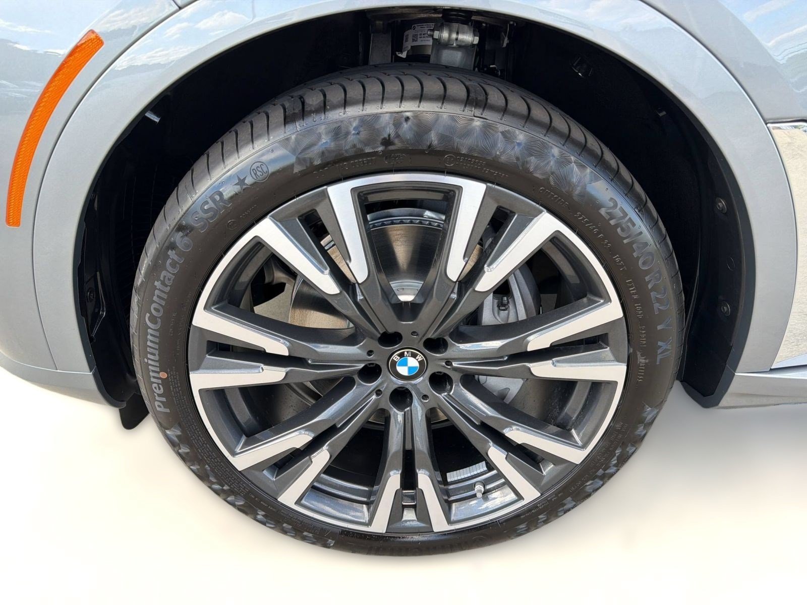 Used 2027 BMW X7 xDrive40i w/ Premium Package AWD/4WD image 12