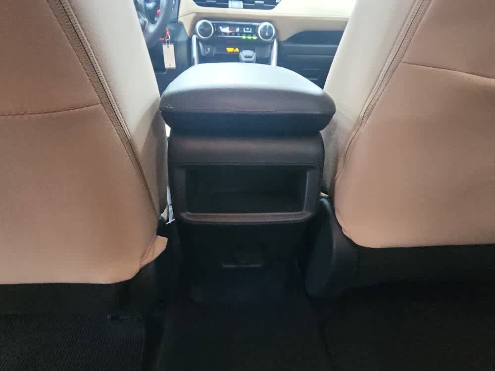 Used 2020 Toyota RAV4 LE image 30
