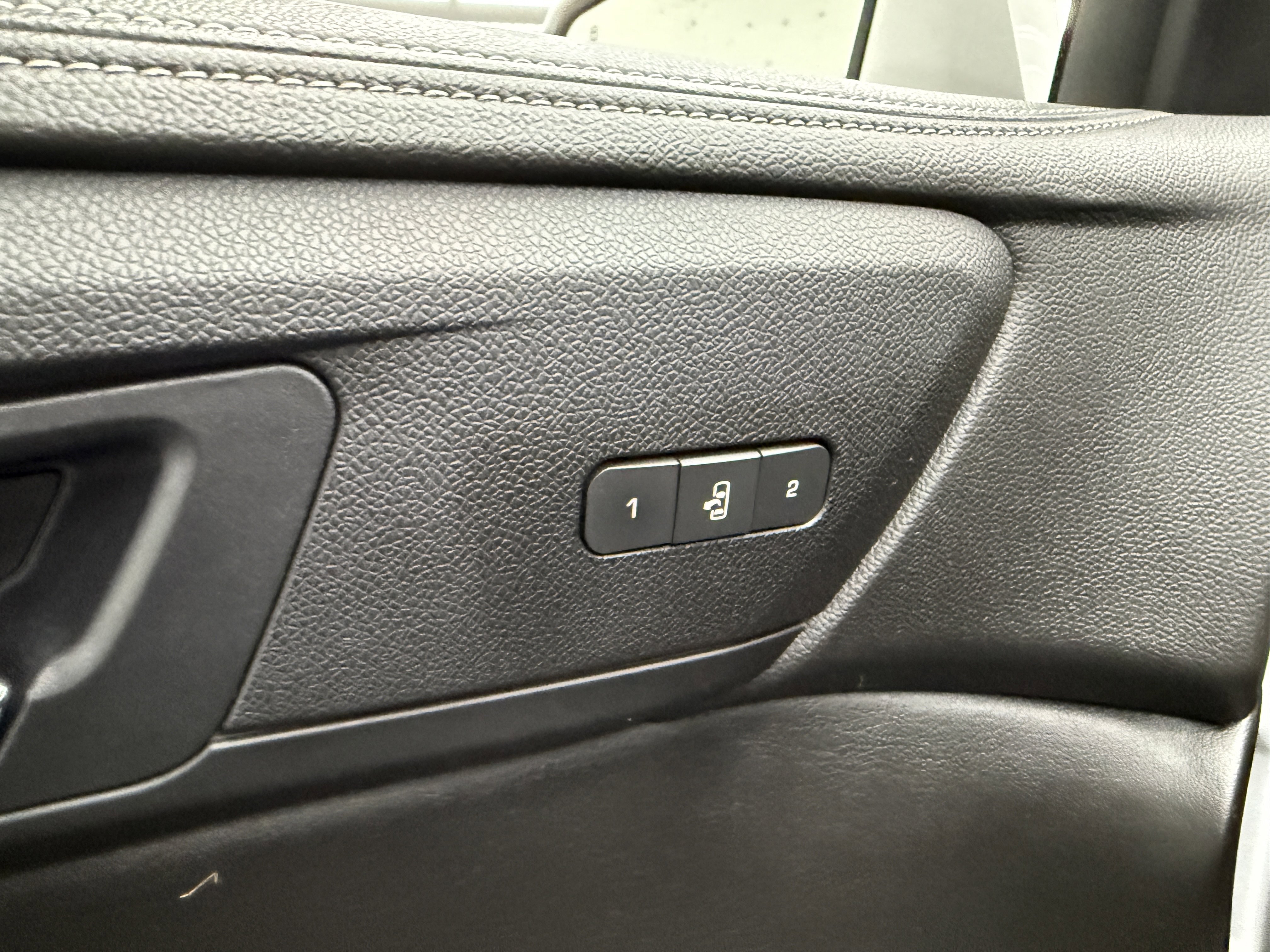 Used 2017 GMC Acadia Limited SLT image 11