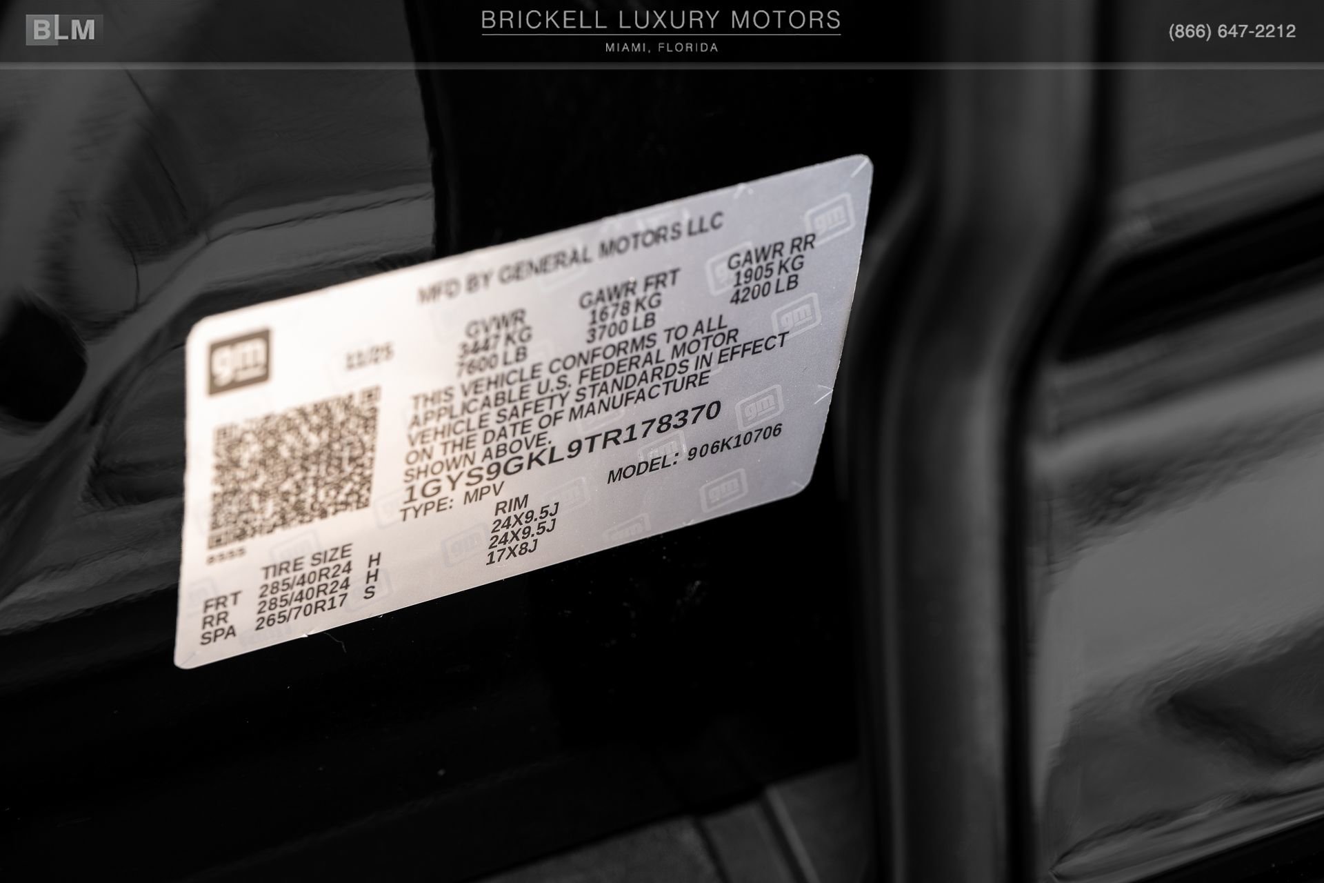 Used 2026 Cadillac Escalade Platinum Sport w/ LPO, ONYX Package AWD/4WD image 39