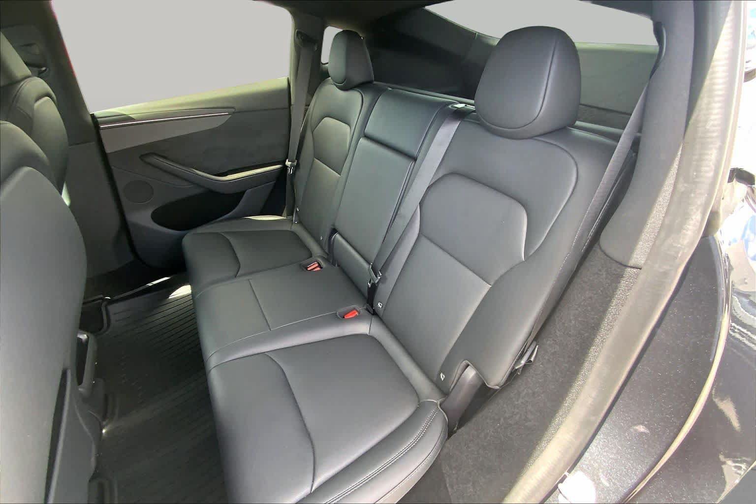 Used 2026 Tesla Model Y 2WD image 19