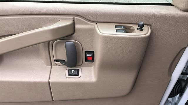 New 2026 Chevrolet Express 2500 RWD image 29
