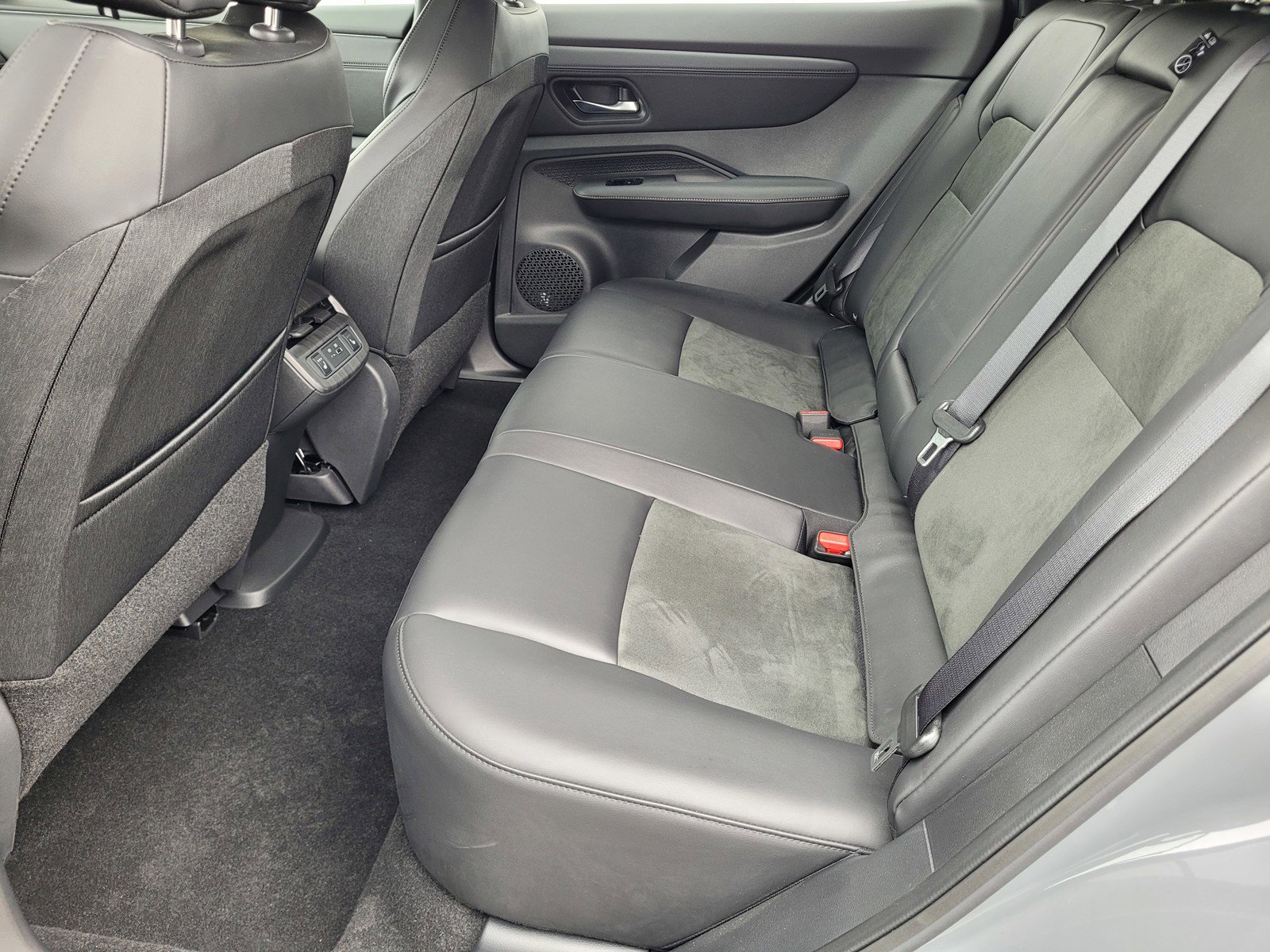 Certified 2024 Nissan Ariya FWD image 6