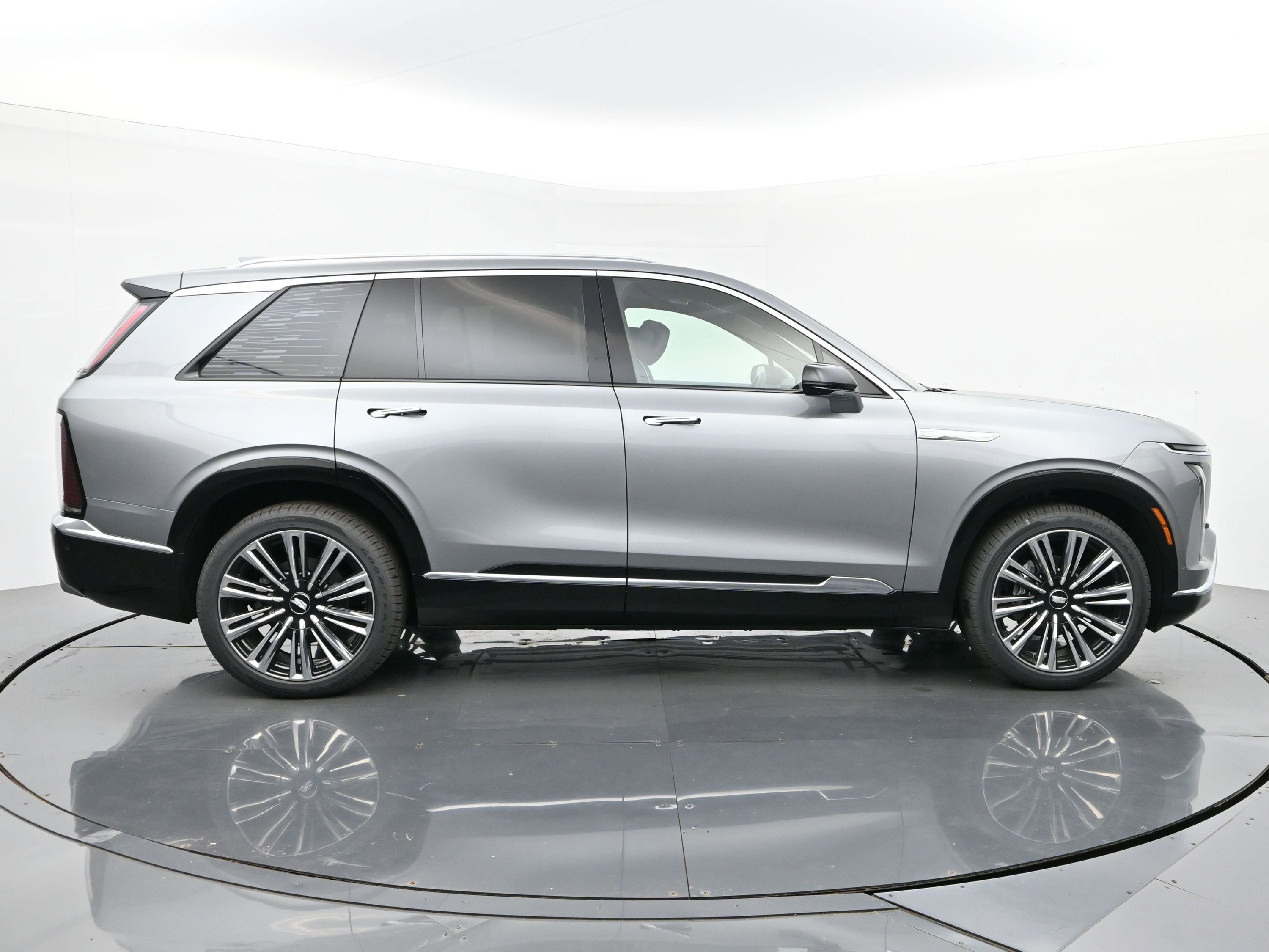 New 2026 Cadillac Vistiq Premium Luxury w/ LPO, Floor Liner Package image 6