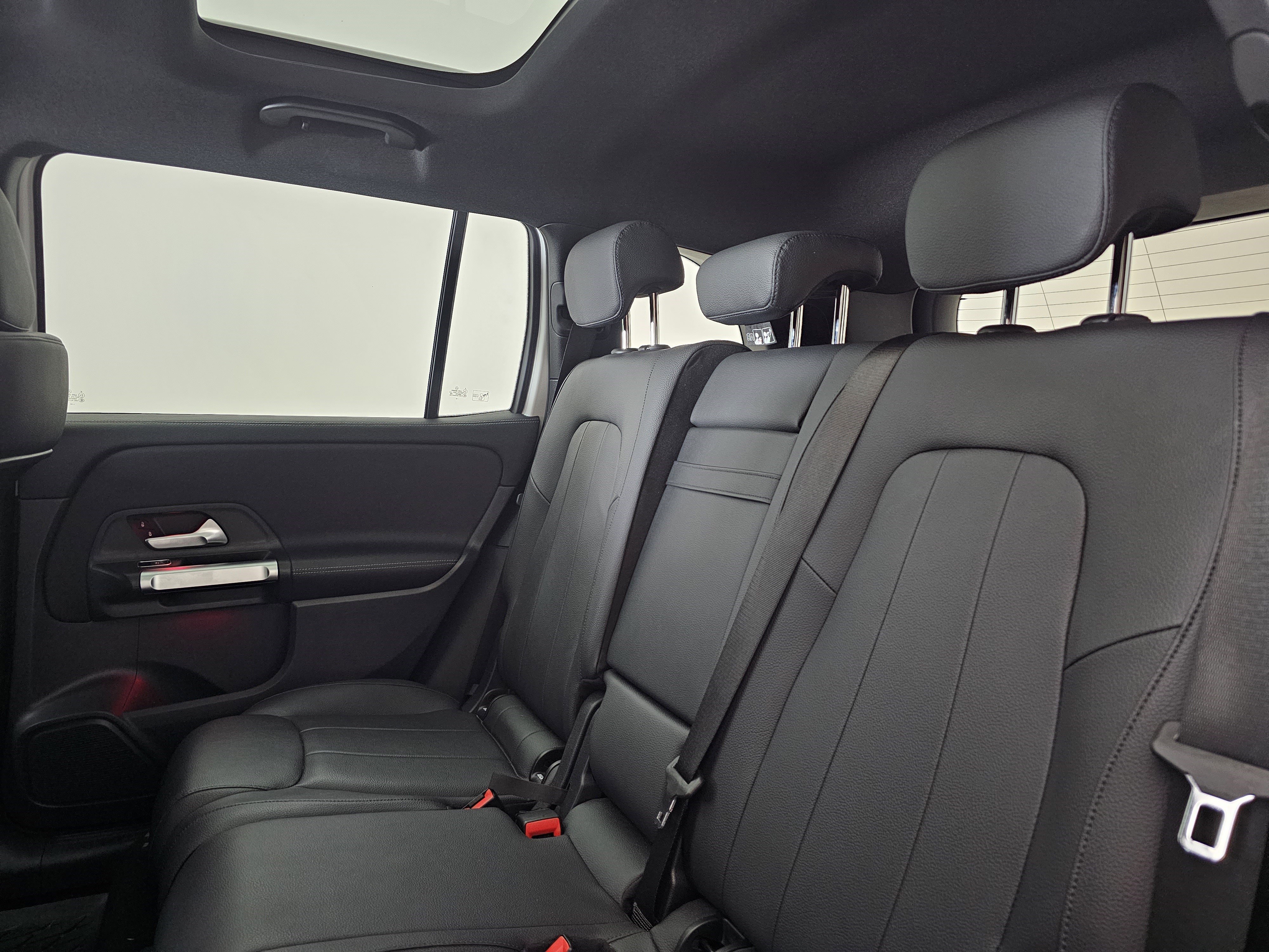 Certified 2022 Mercedes-Benz GLB 250 4MATIC image 17