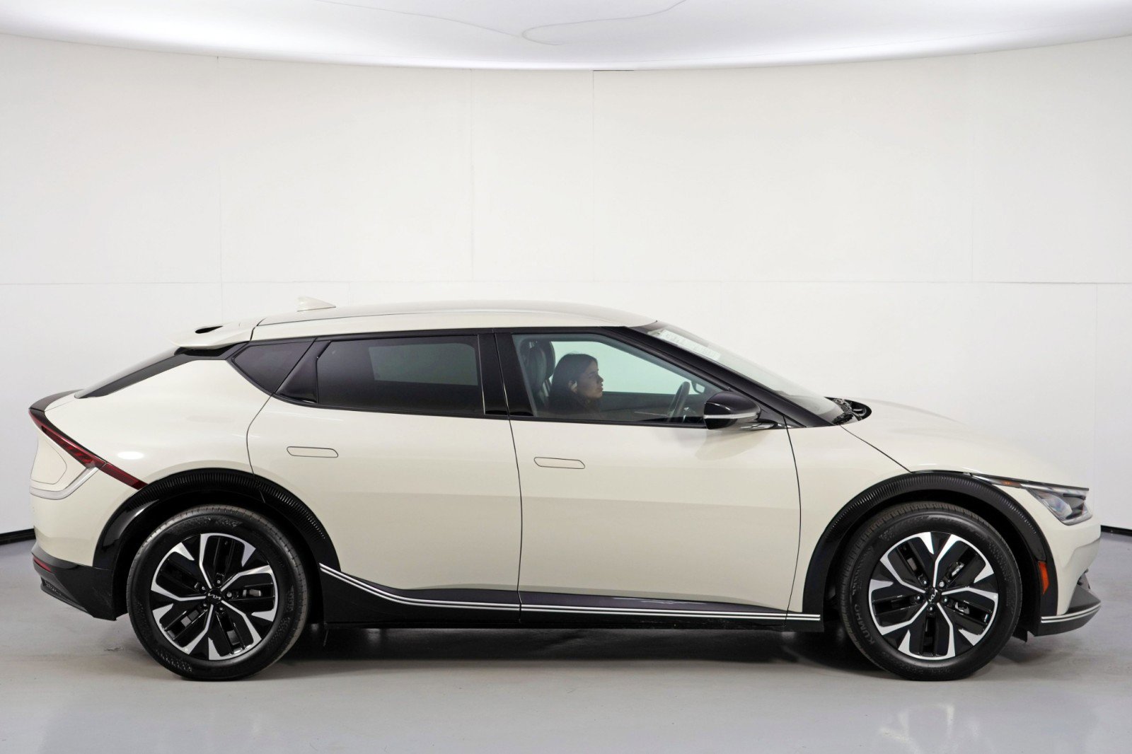 Used 2023 Kia EV6 Wind image 52