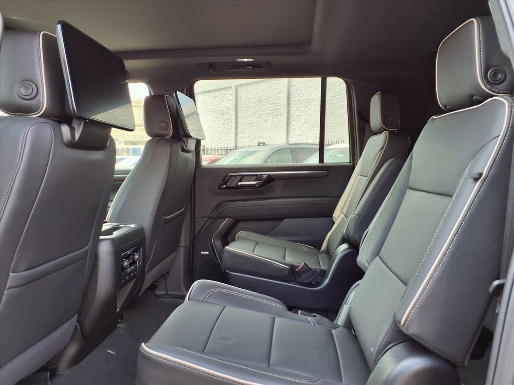 New 2026 Chevrolet Suburban Premier image 5