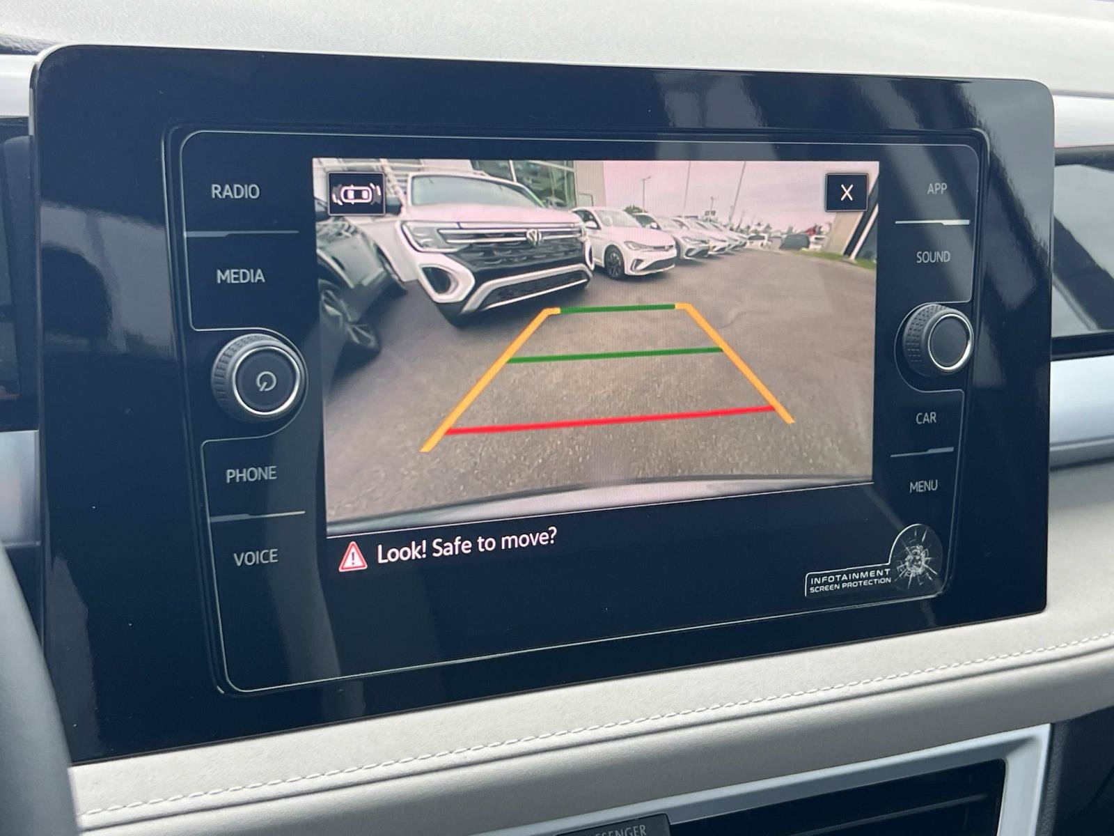 New 2026 Volkswagen Taos SE FWD image 14