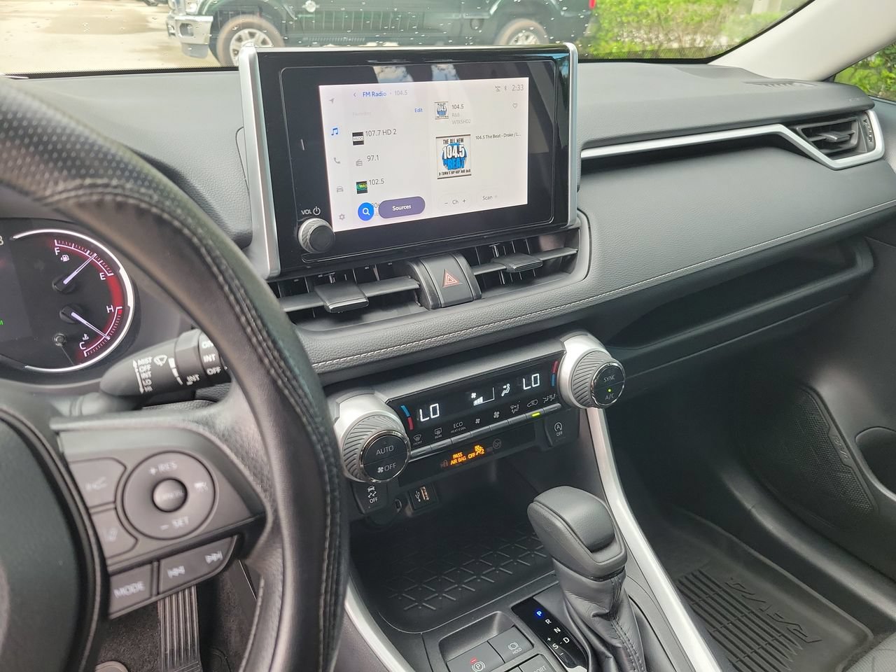 Used 2024 Toyota RAV4 XLE w/ Convenience Package FWD image 24