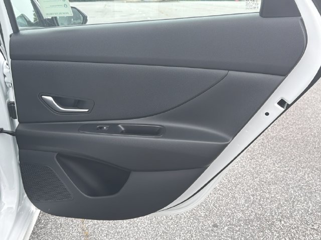 New 2026 Hyundai Elantra Hybrid FWD image 18