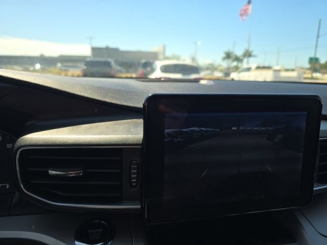 Used 2022 Ford Explorer XLT w/ Equipment Group 202A image 12