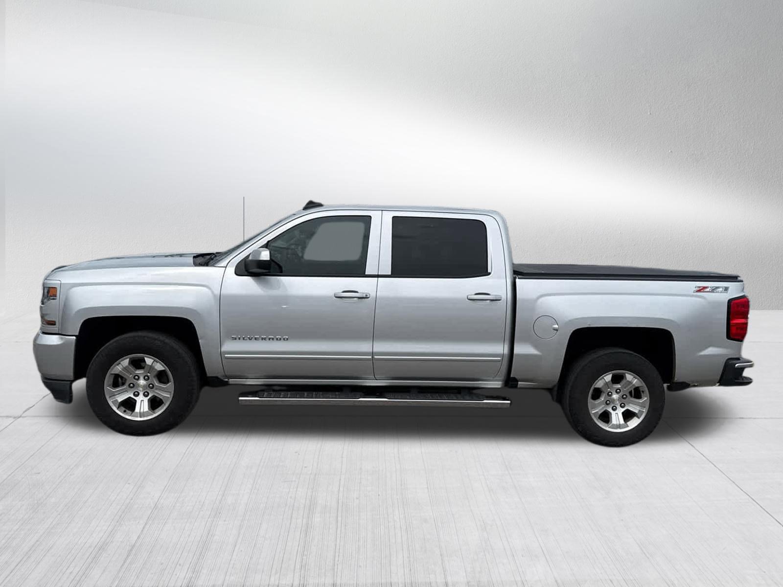 Used 2017 Chevrolet Silverado 1500 LT w/ All Star Edition AWD/4WD image 4