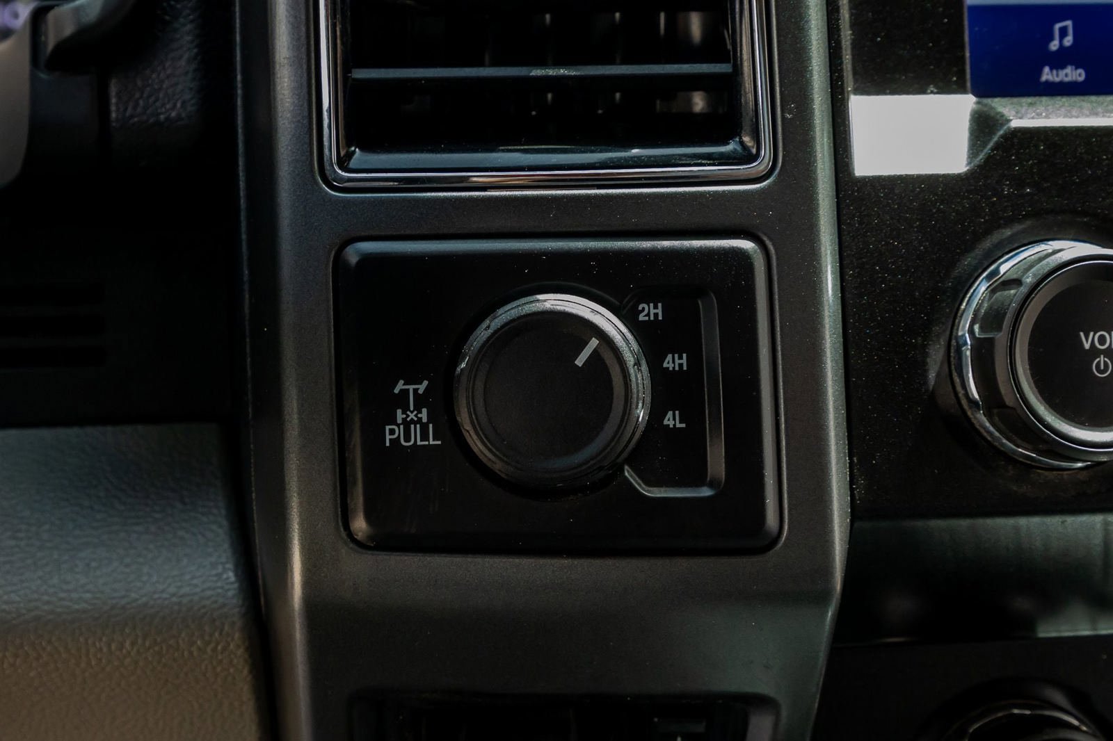 Used 2021 Ford F250 XLT w/ XLT Premium Package AWD/4WD image 22