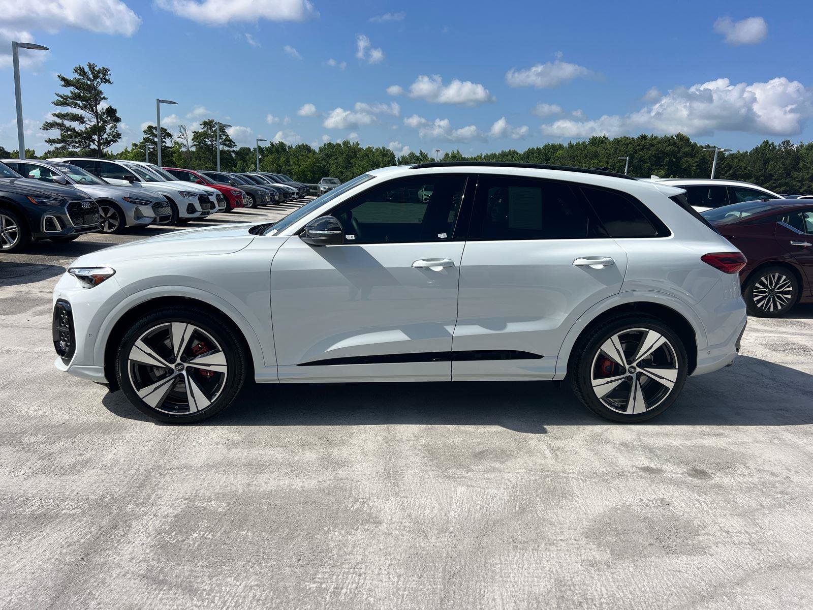 Certified 2025 Audi SQ5 Premium Plus AWD/4WD image 8