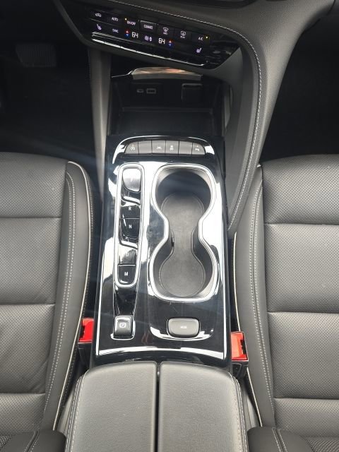 Used 2023 Buick Envision Essence image 40