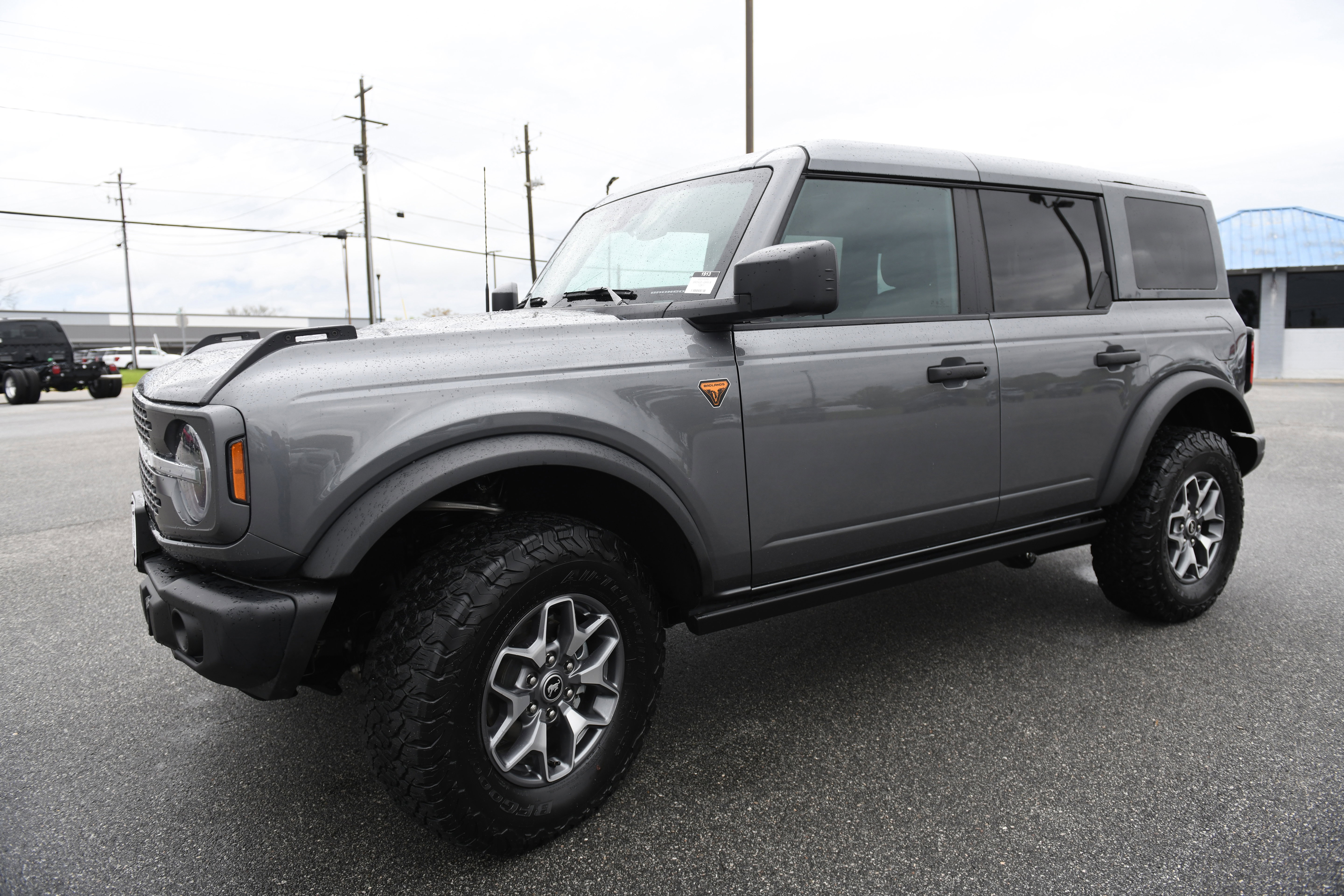 Used 2025 Ford Bronco Badlands image 10