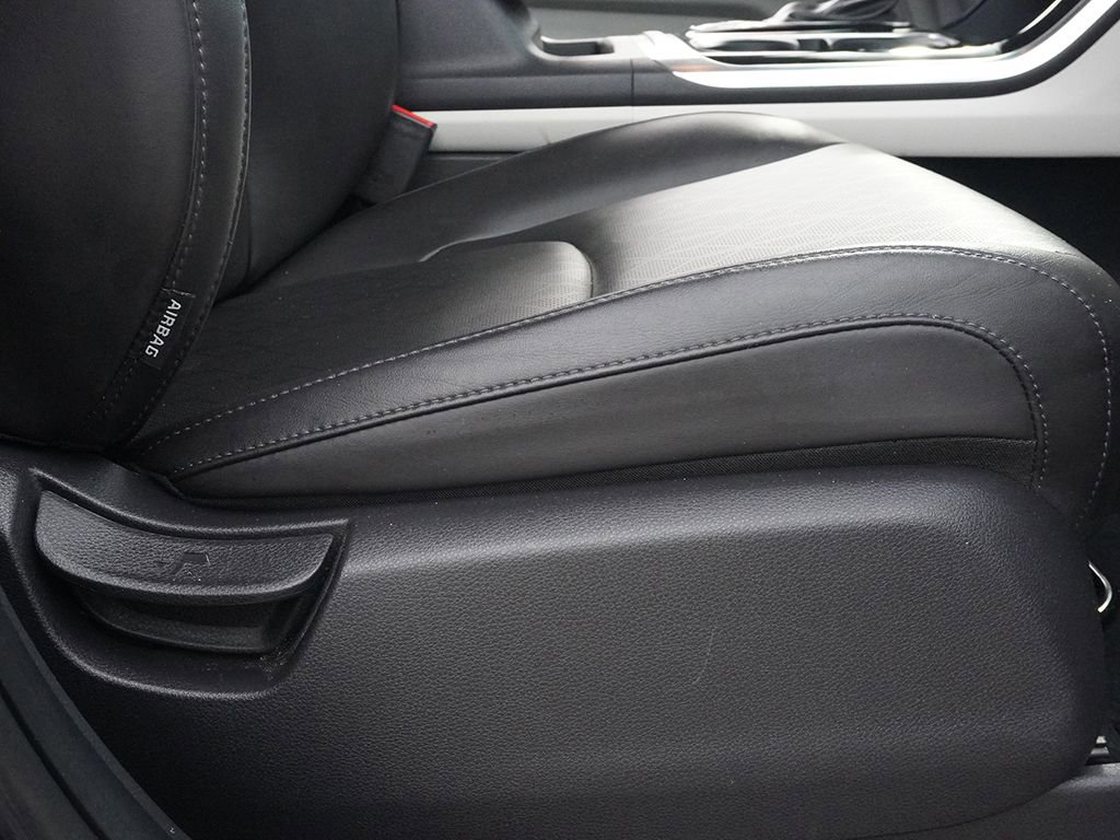 Used 2024 Kia Carnival EX image 28