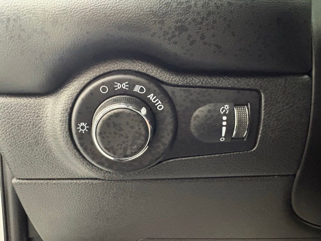 Used 2023 Dodge Durango SXT RWD image 19