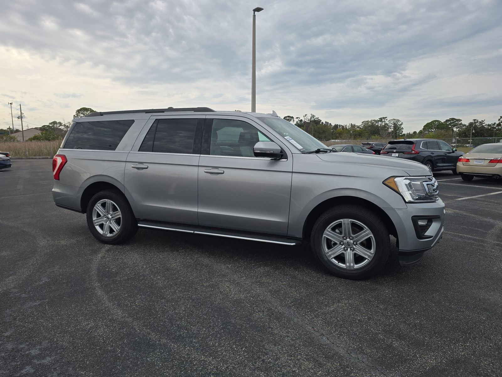Used 2020 Ford Expedition Max XLT w/ Equipment Group 202A image 2