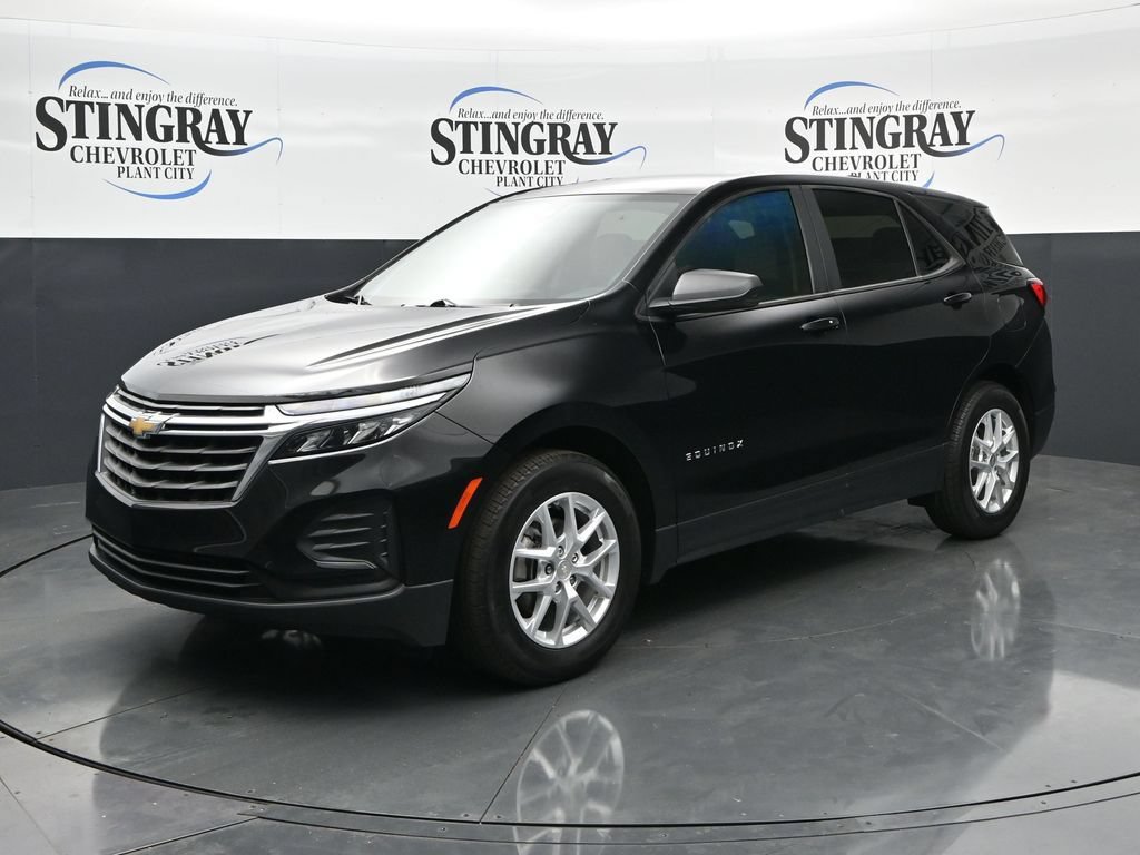 Used 2023 Chevrolet Equinox LS FWD image 4
