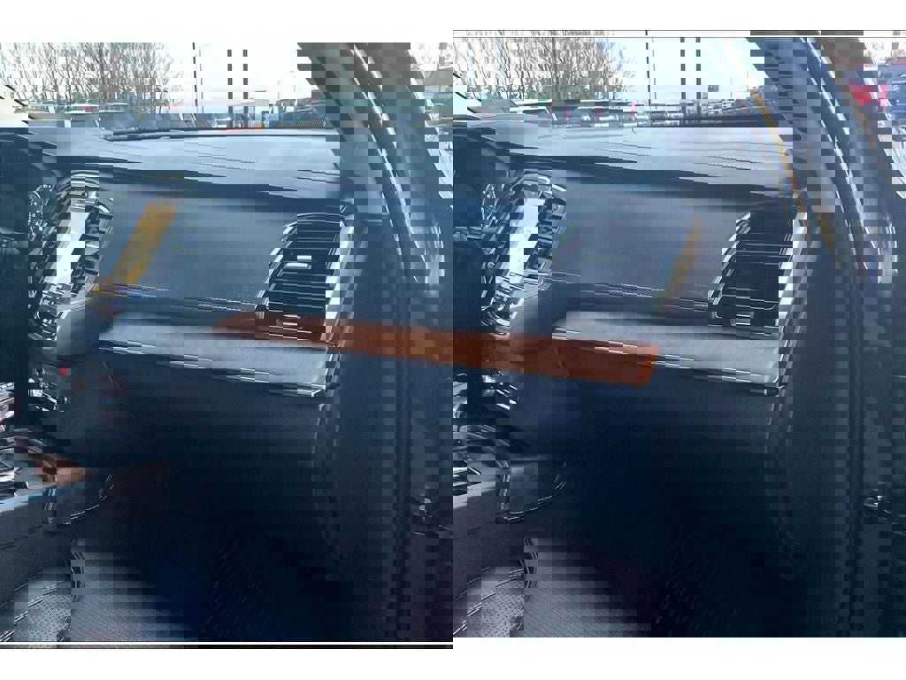 Used 2017 Volvo XC90 T6 Inscription w/ Vision Package image 18