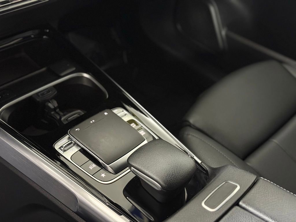 Used 2020 Mercedes-Benz GLB 250 4MATIC image 16