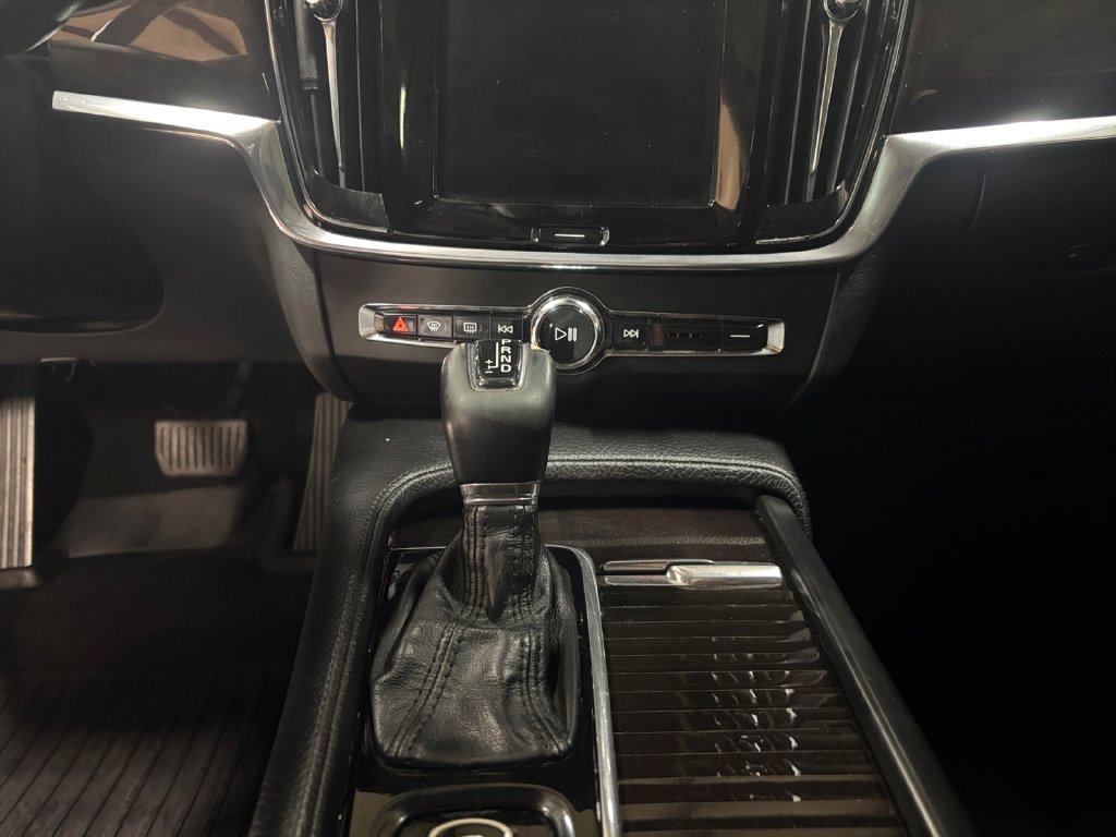 Used 2019 Volvo S90 T5 Momentum AWD/4WD image 12