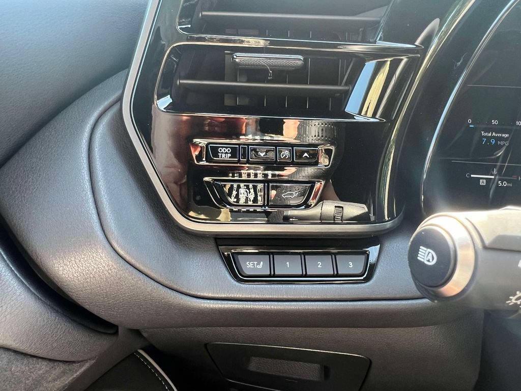 New 2026 Lexus TX 500h AWD image 21
