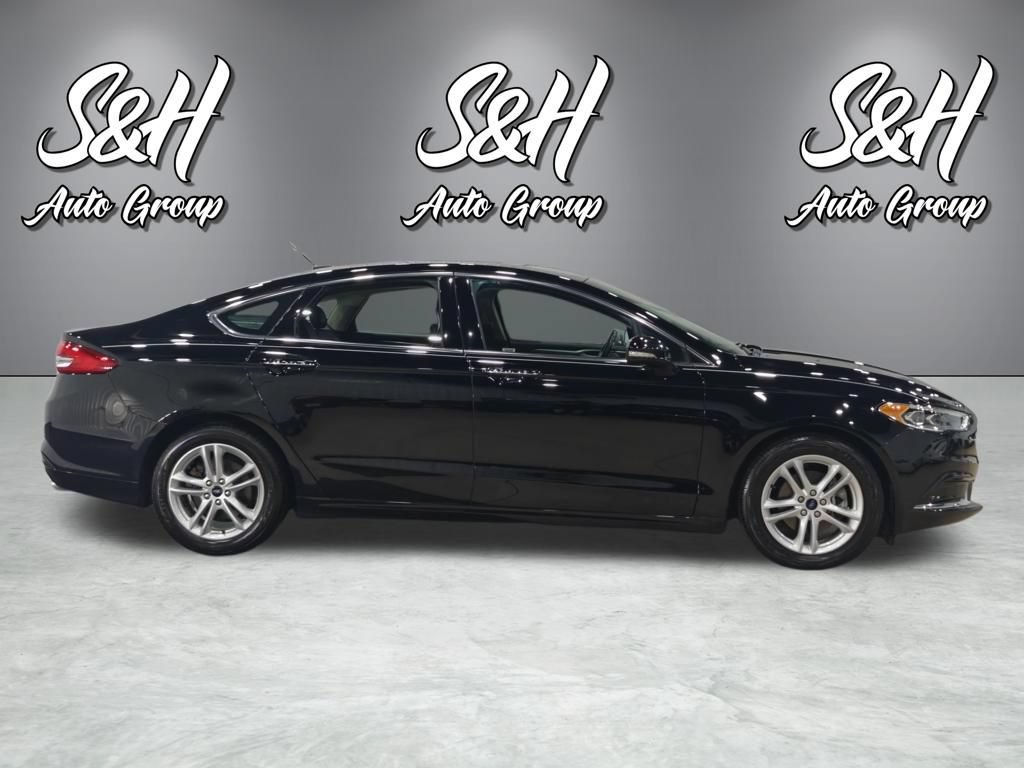 Used 2018 Ford Fusion SE w/ Fusion SE Technology Package FWD image 21