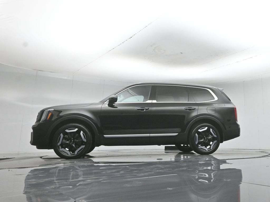 Used 2024 Kia Telluride S FWD image 55