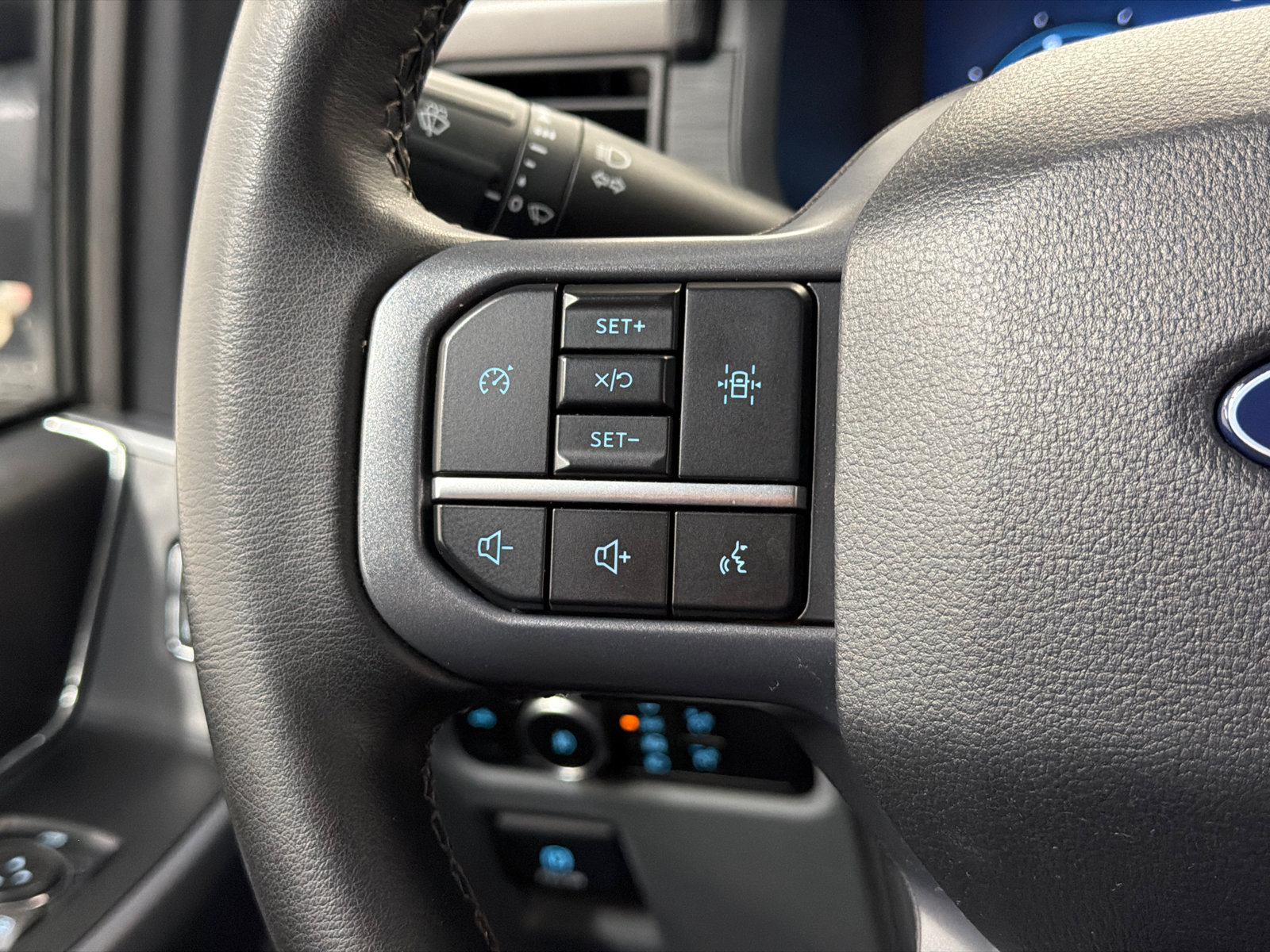 Used 2025 Ford F150 XLT w/ Equipment Group 301A Standard AWD/4WD image 21