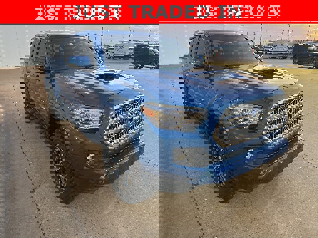 Used 2017 Toyota Tacoma TRD Sport image 1