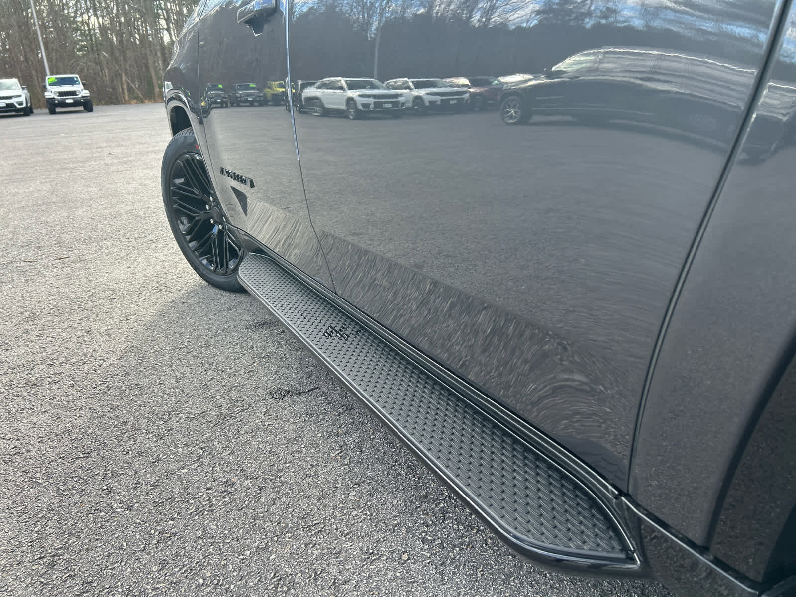 New 2025 Jeep Wagoneer L Series II w/ Premium Group I image 25