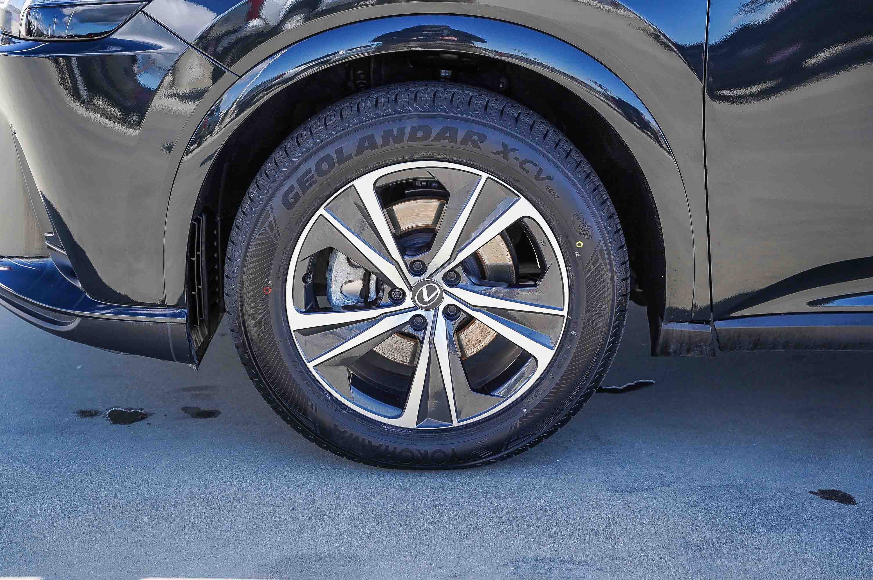 Used 2024 Lexus RX 350 Premium w/ Convenience Package image 7