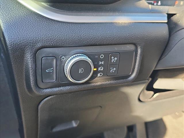 Used 2022 Ford Explorer XLT w/ Equipment Group 202A image 8