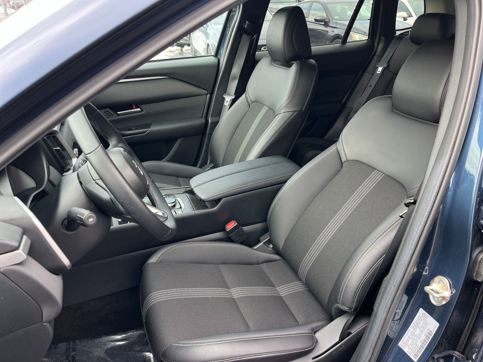 Used 2025 MAZDA CX-50 AWD 2.5 S w/ Premium Package image 38