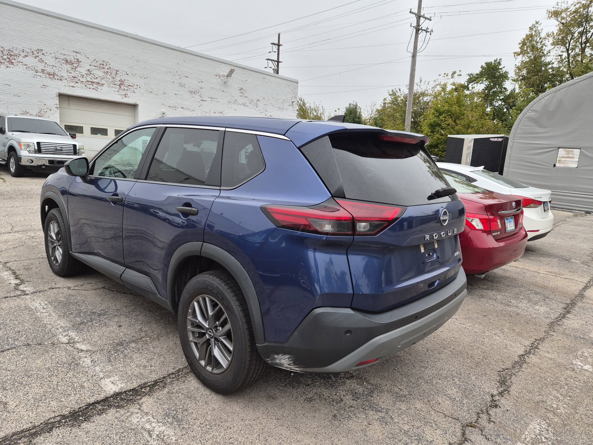 Used 2023 Nissan Rogue S AWD/4WD image 7