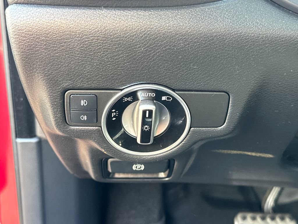 Used 2018 INFINITI QX30 Sport w/ Sport Leather Package image 32