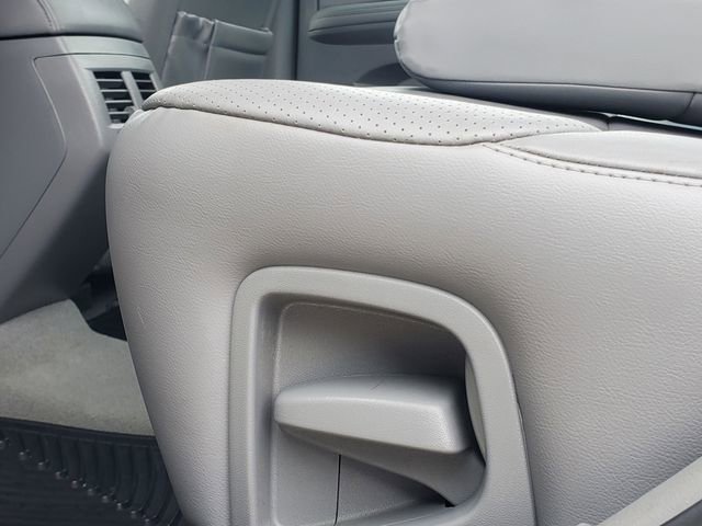Used 2009 Toyota Avalon Limited image 29