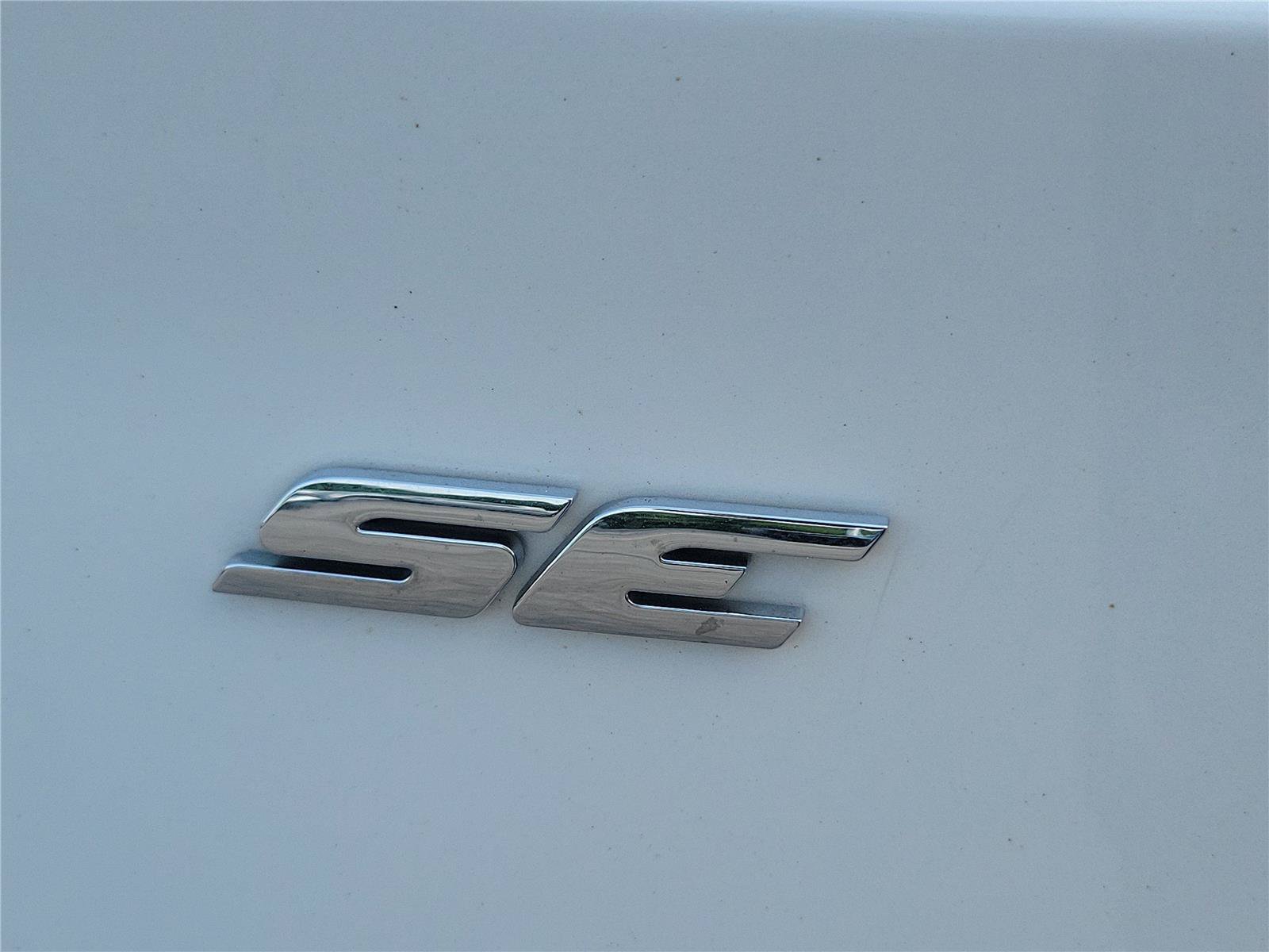 Used 2016 Ford Escape SE FWD image 9