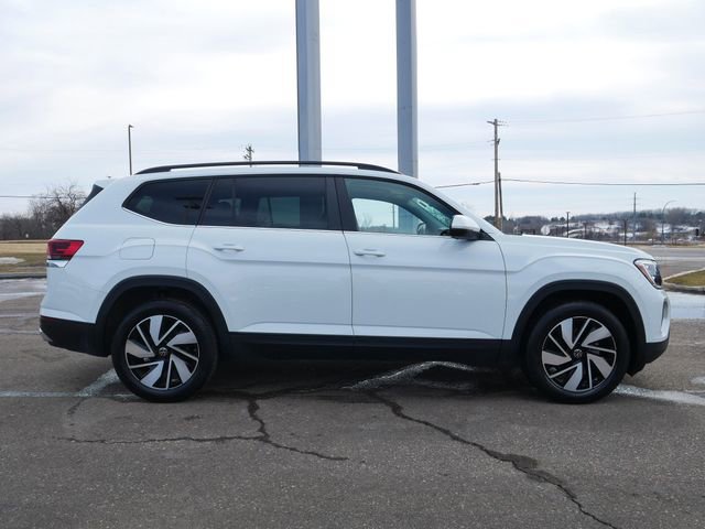 Certified 2025 Volkswagen Atlas SE w/ Panoramic Sunroof Package image 8