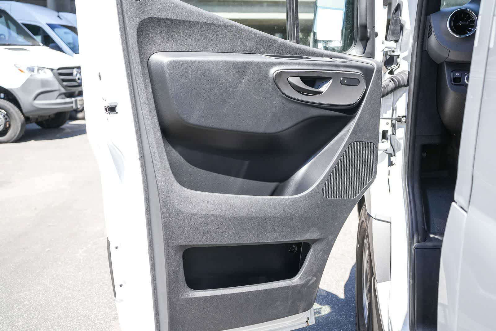 New 2025 Mercedes-Benz eSprinter 170 Cargo image 22