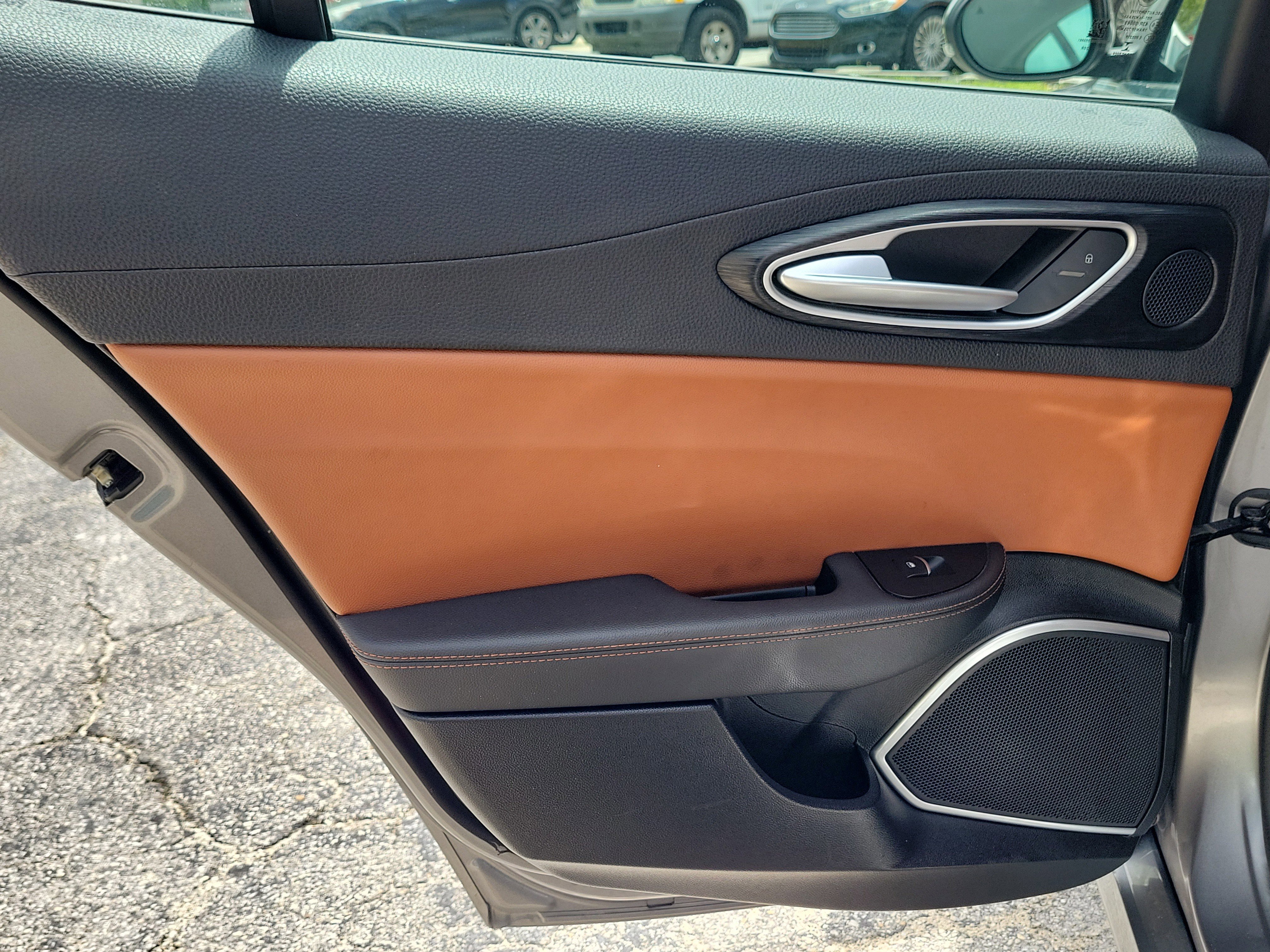 Used 2019 Alfa Romeo Giulia AWD w/ Cold Weather Package image 17