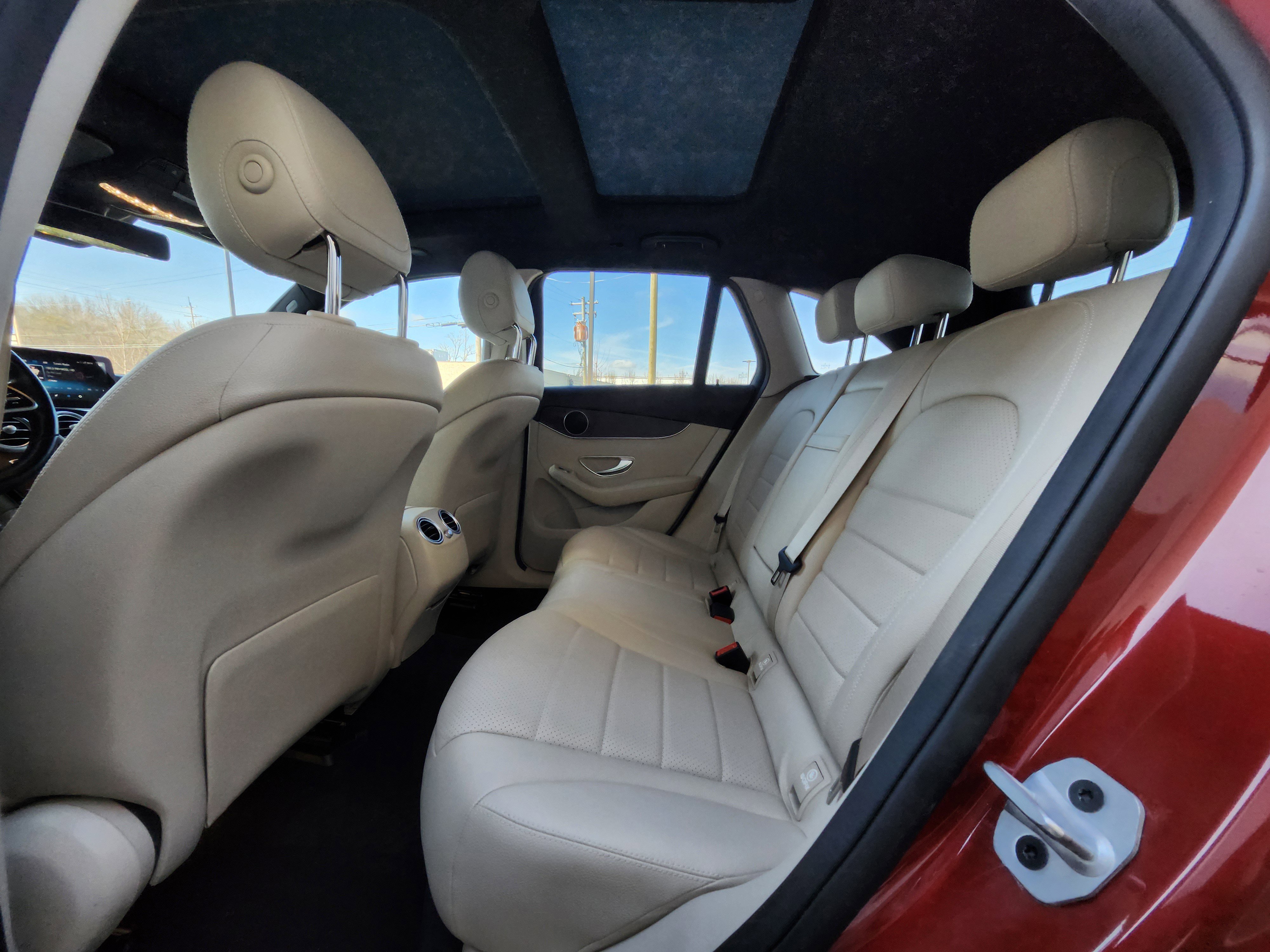 Used 2022 Mercedes-Benz GLC 300 4MATIC image 21